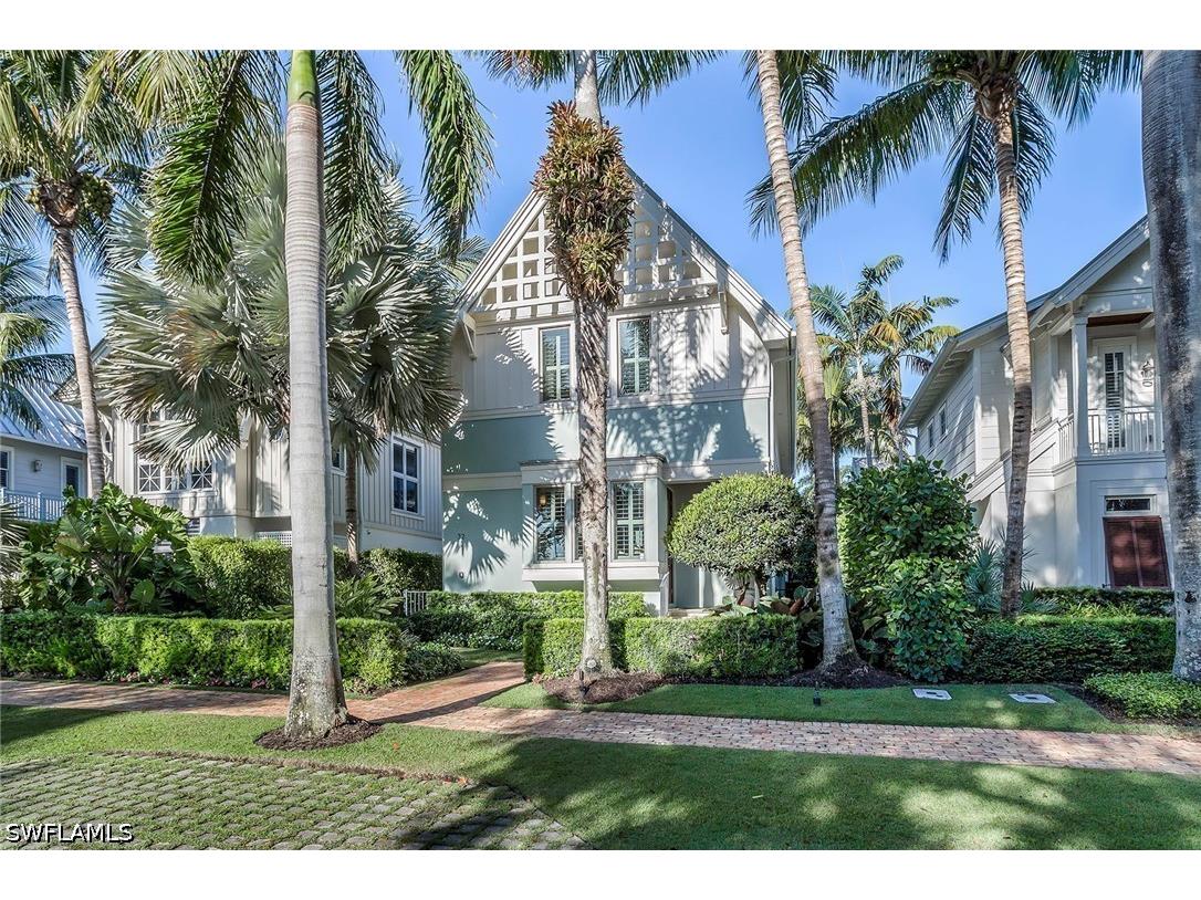 32 6th Street S Naples FL 34102 226022088 image1