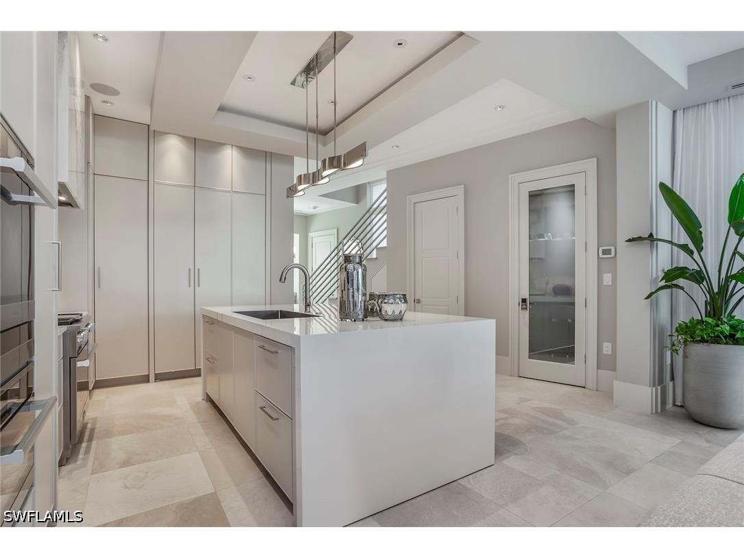 32 6th Street S Naples FL 34102 226022088 image11