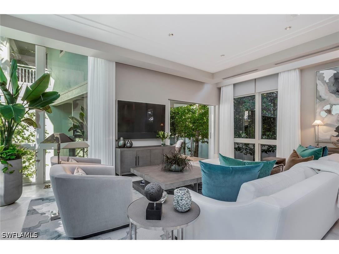 32 6th Street S Naples FL 34102 226022088 image13