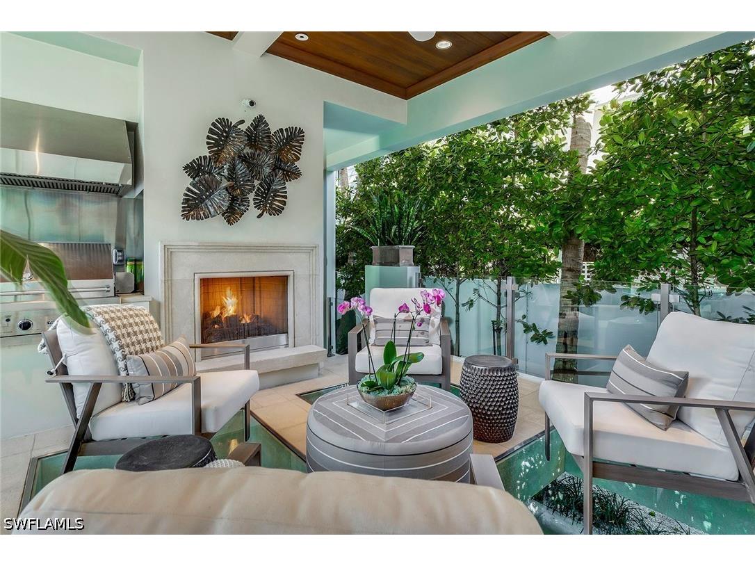 32 6th Street S Naples FL 34102 226022088 image19
