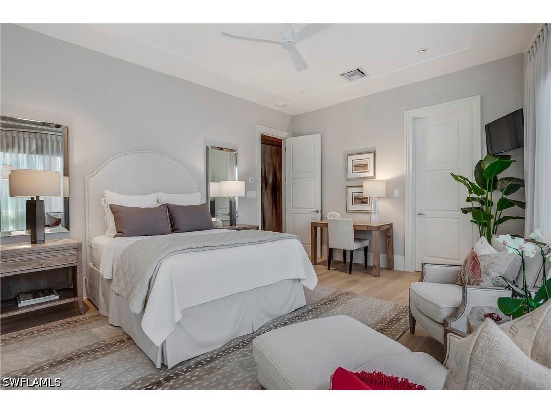 32 6th Street S Naples FL 34102 226022088 image30