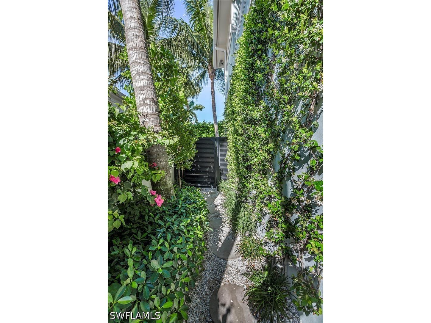 32 6th Street S Naples FL 34102 226022088 image34