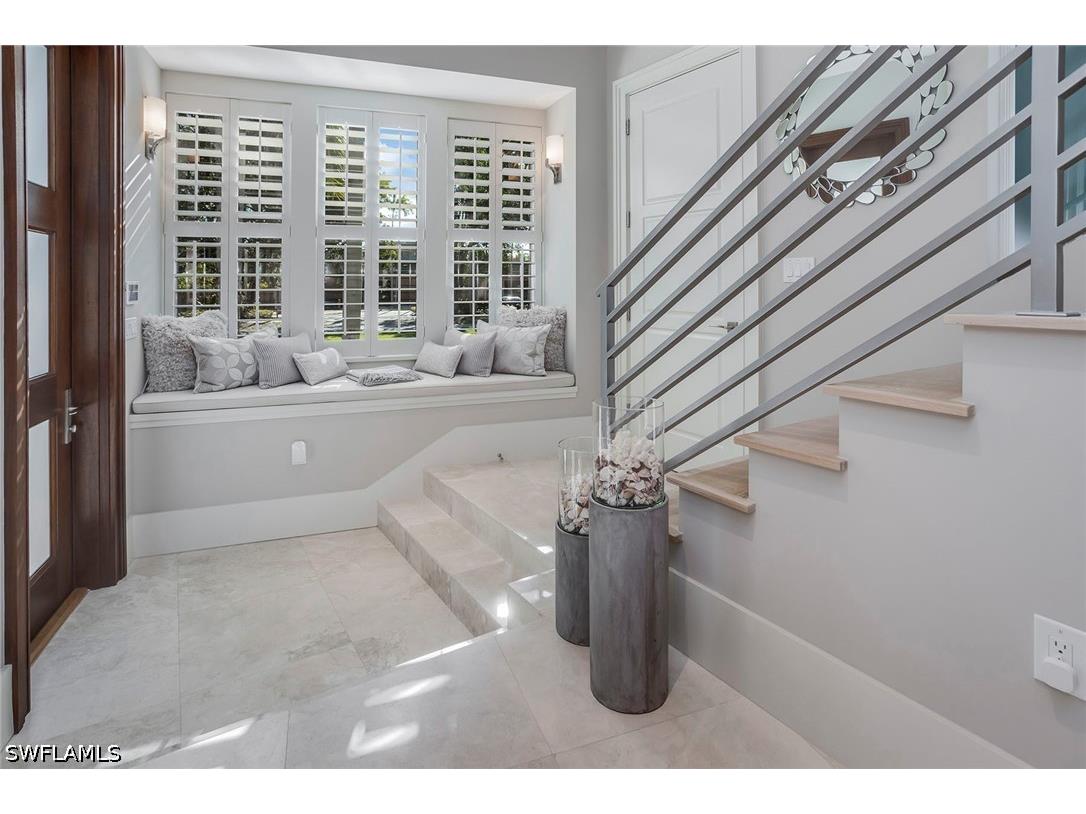 32 6th Street S Naples FL 34102 226022088 image5