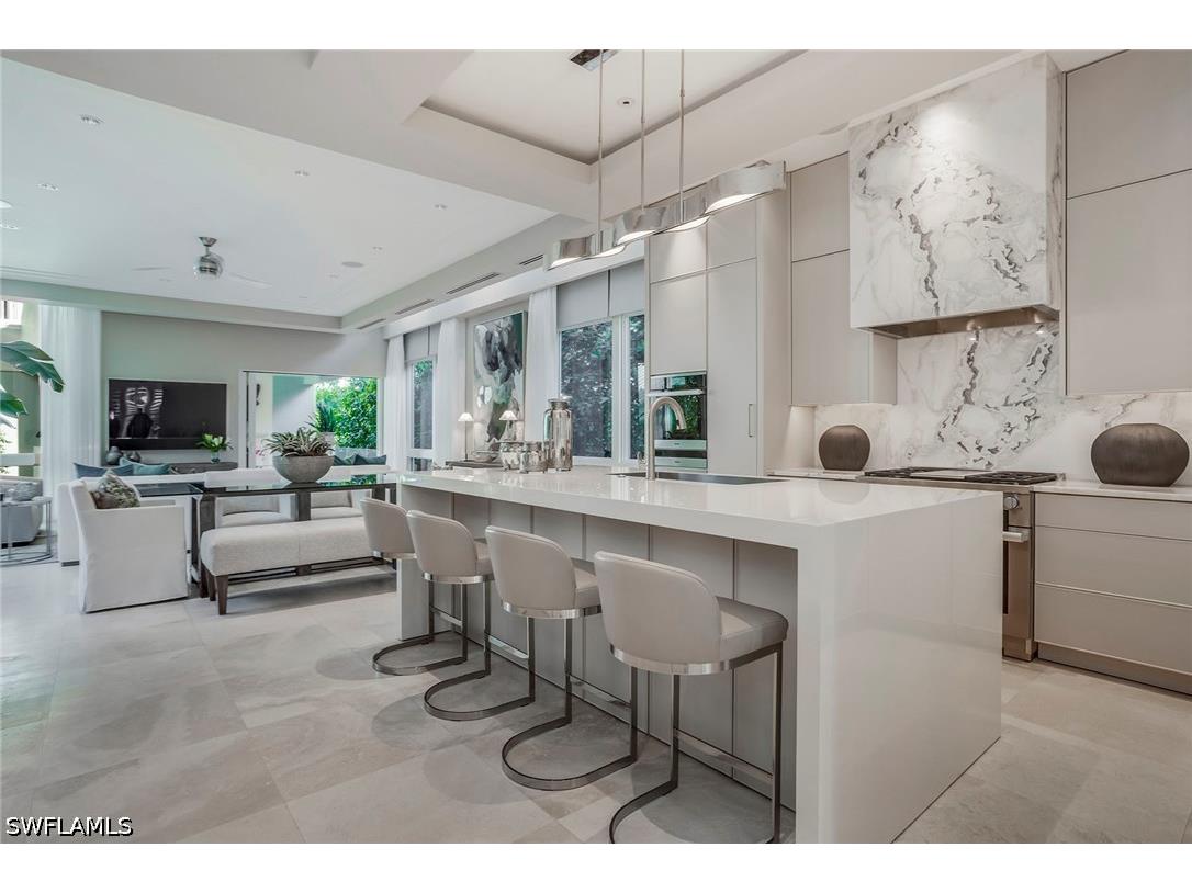32 6th Street S Naples FL 34102 226022088 image7