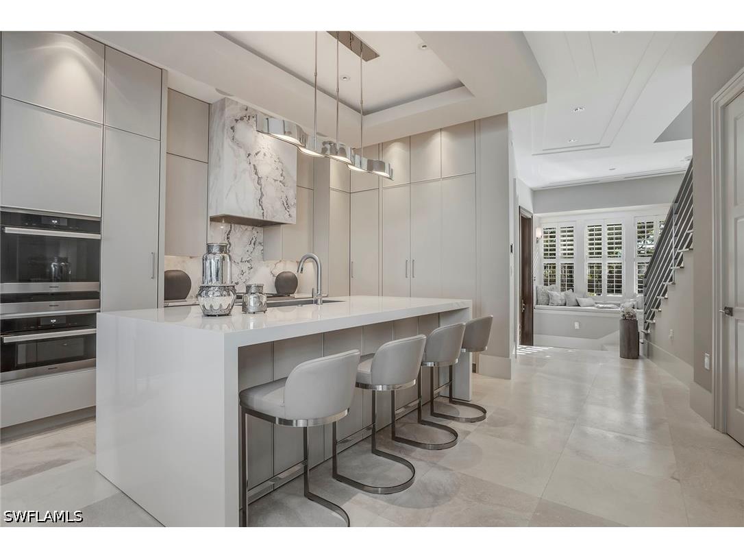 32 6th Street S Naples FL 34102 226022088 image9