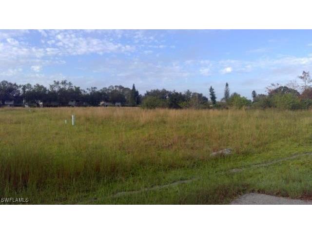 32 Cosmopolitan Drive Lehigh Acres FL 33936 225060997 image1