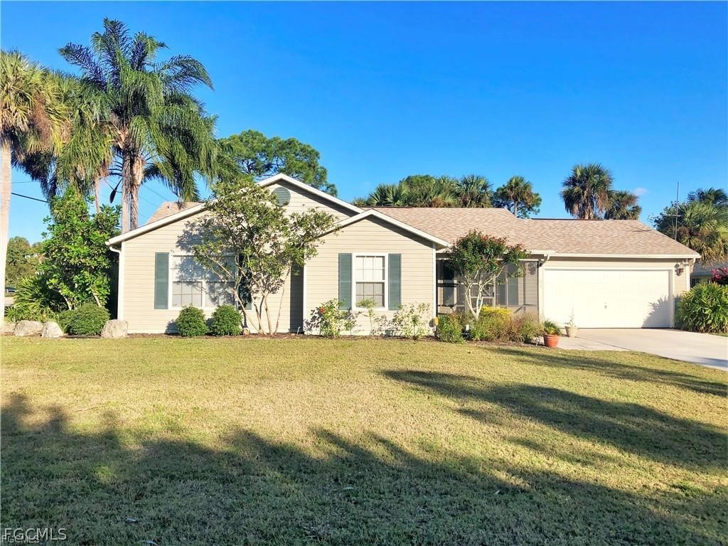 32 Lincoln Avenue Lehigh Acres FL 33936 2026006934 image1