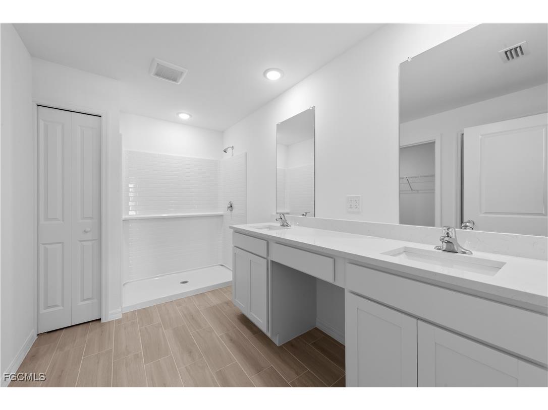 32 NW 24th Terrace Cape Coral FL 33993 2025017899 image9