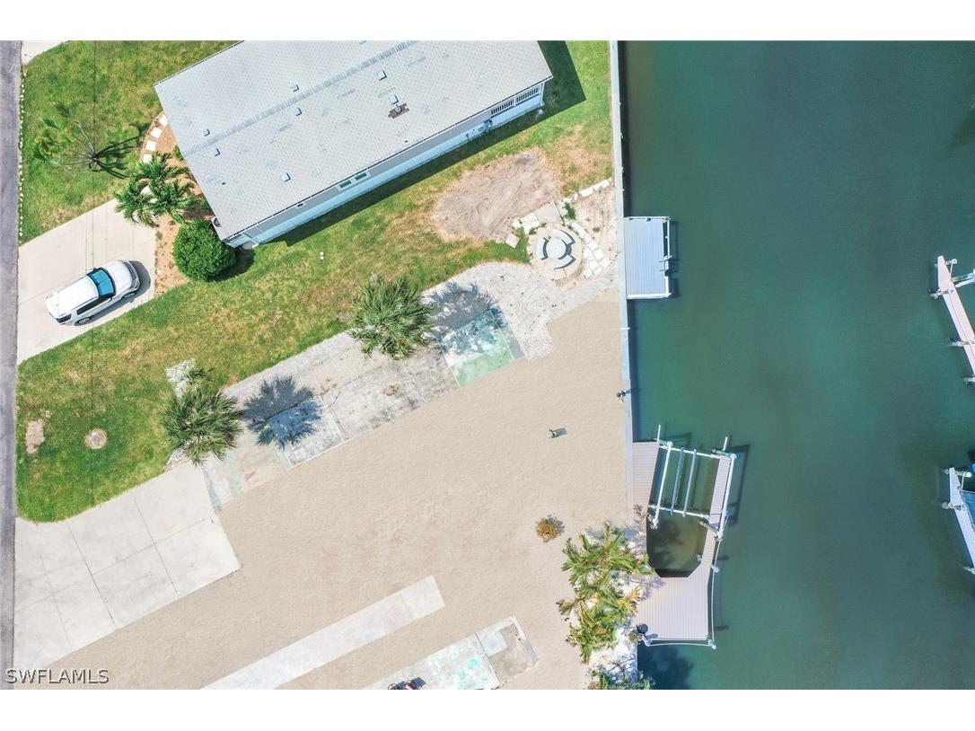 32 Nancy Lane Fort Myers Beach FL 33931 224041218 image1