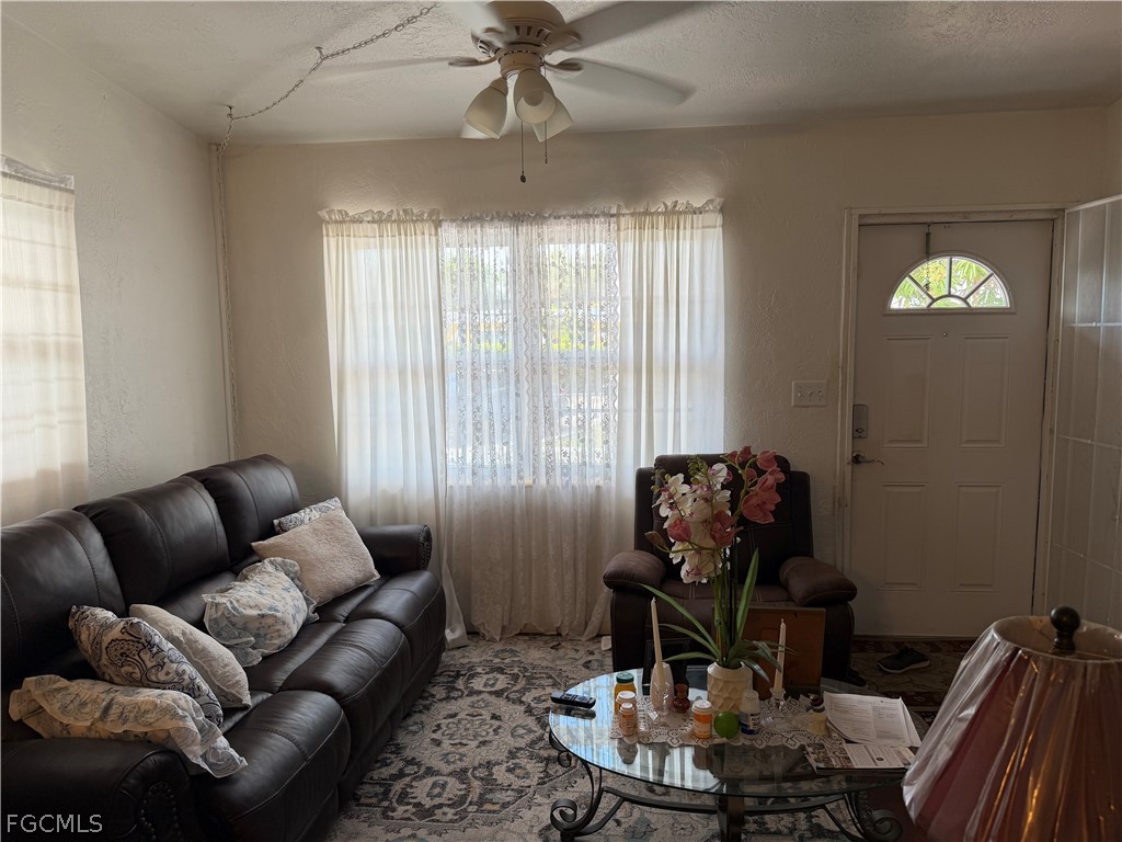 32 Roanoke Drive Fort Myers FL 33905 2026012454 image5