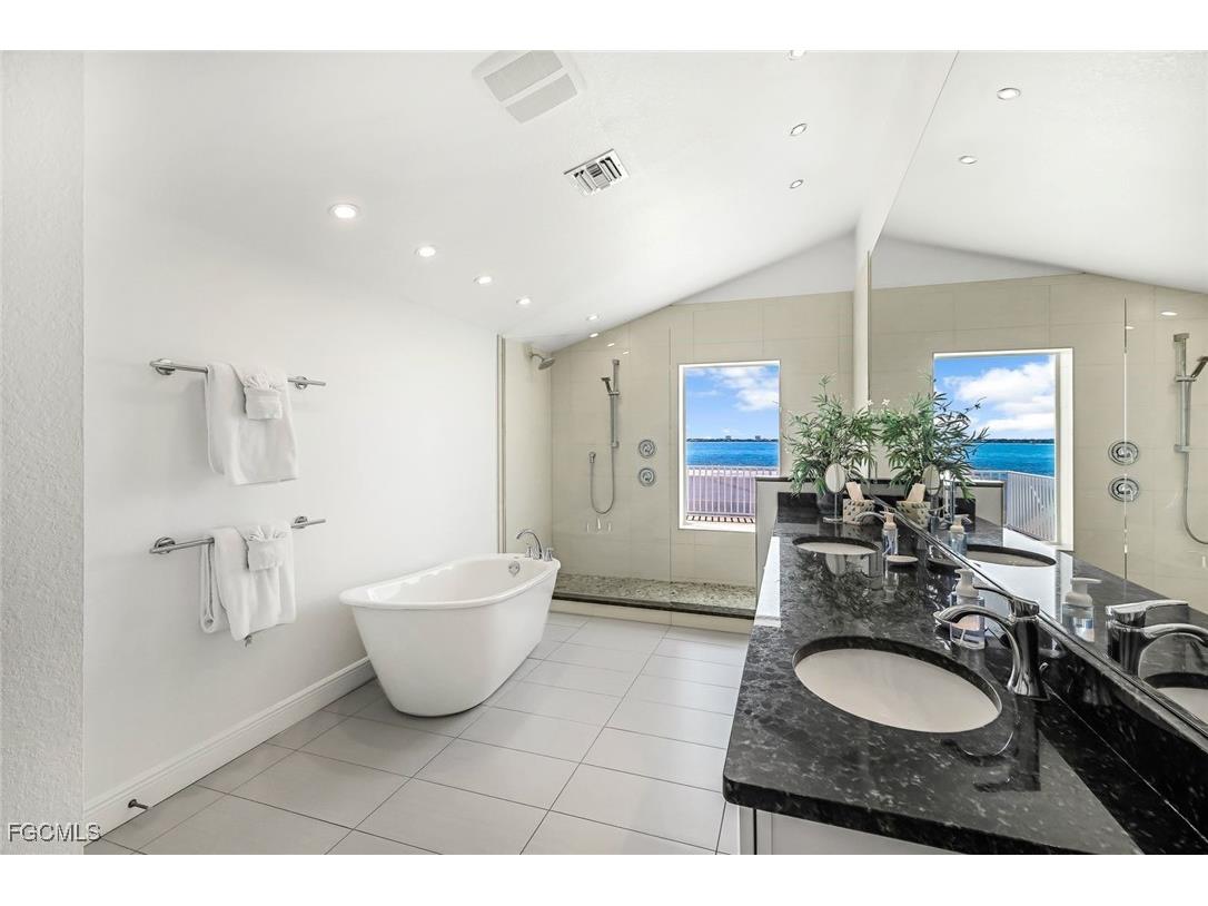 320 Bayshore Drive Cape Coral FL 33904 2026001261 image12