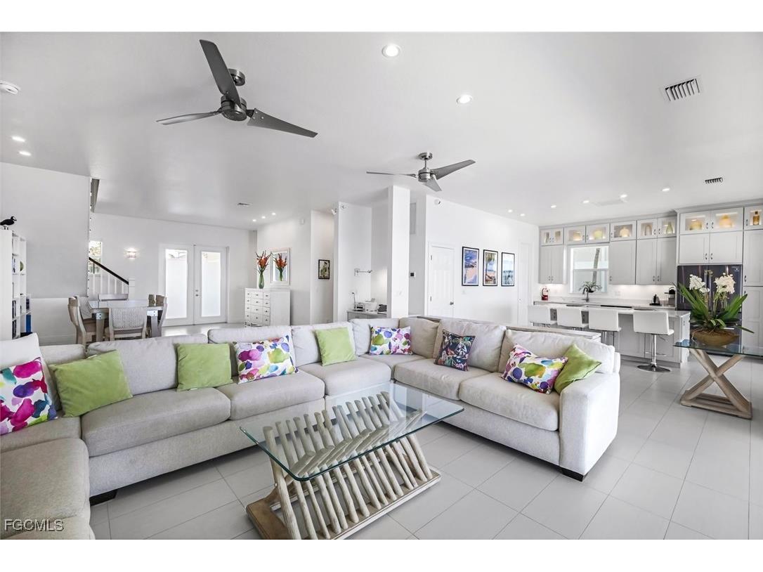 320 Bayshore Drive Cape Coral FL 33904 2026001261 image2