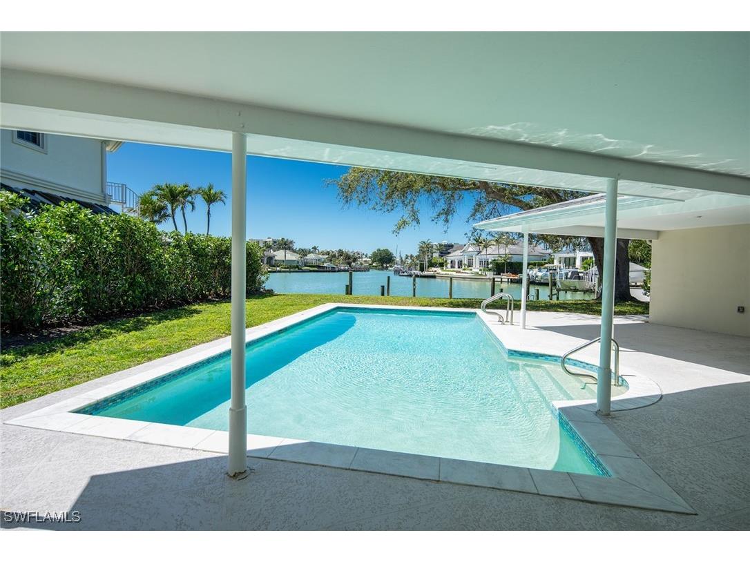 320 Bow Line Drive Naples FL 34103 225074828 image2