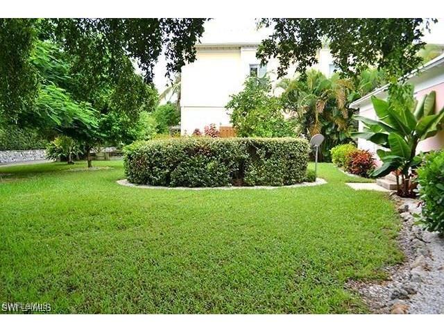 320 Gulf Shore Boulevard S Naples FL 34102 225063314 image21