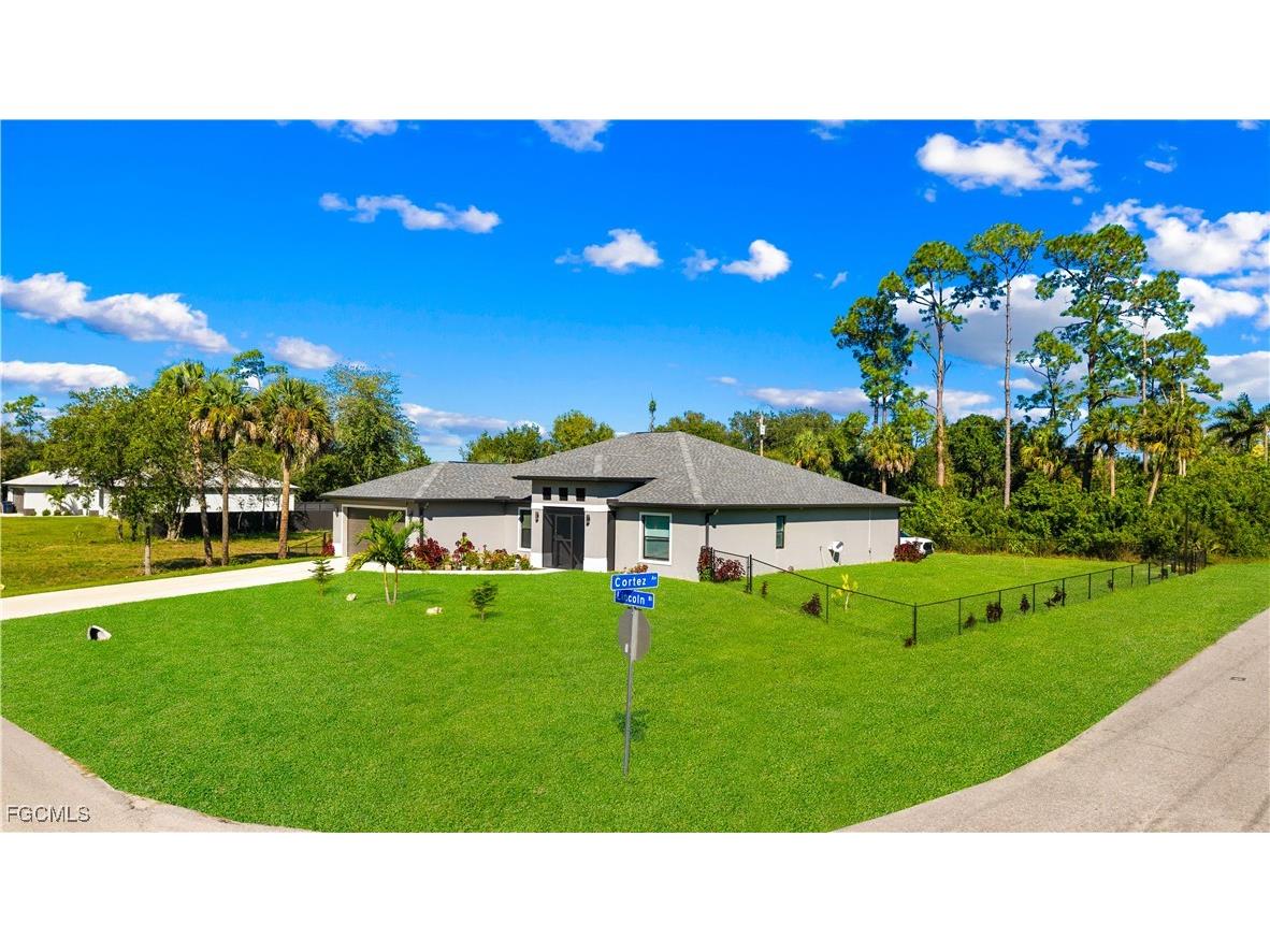 320 Lincoln Boulevard Lehigh Acres FL 33936 2025017993 image1