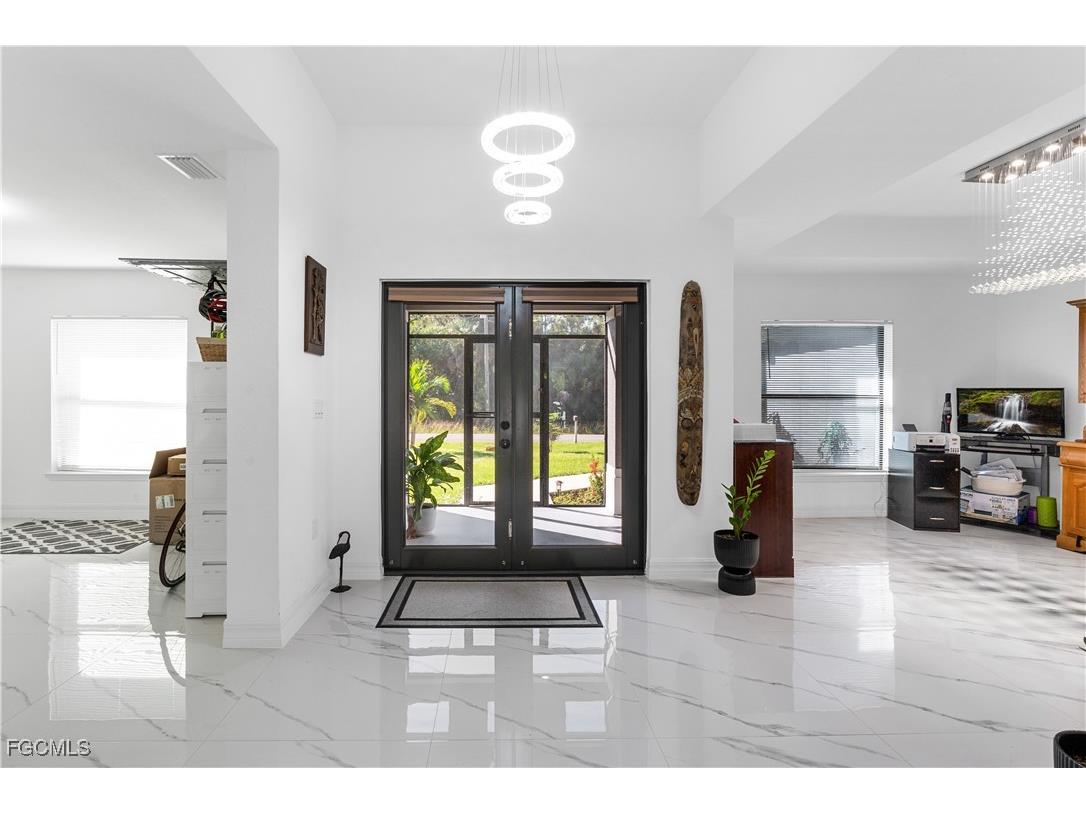 320 Lincoln Boulevard Lehigh Acres FL 33936 2025017993 image4