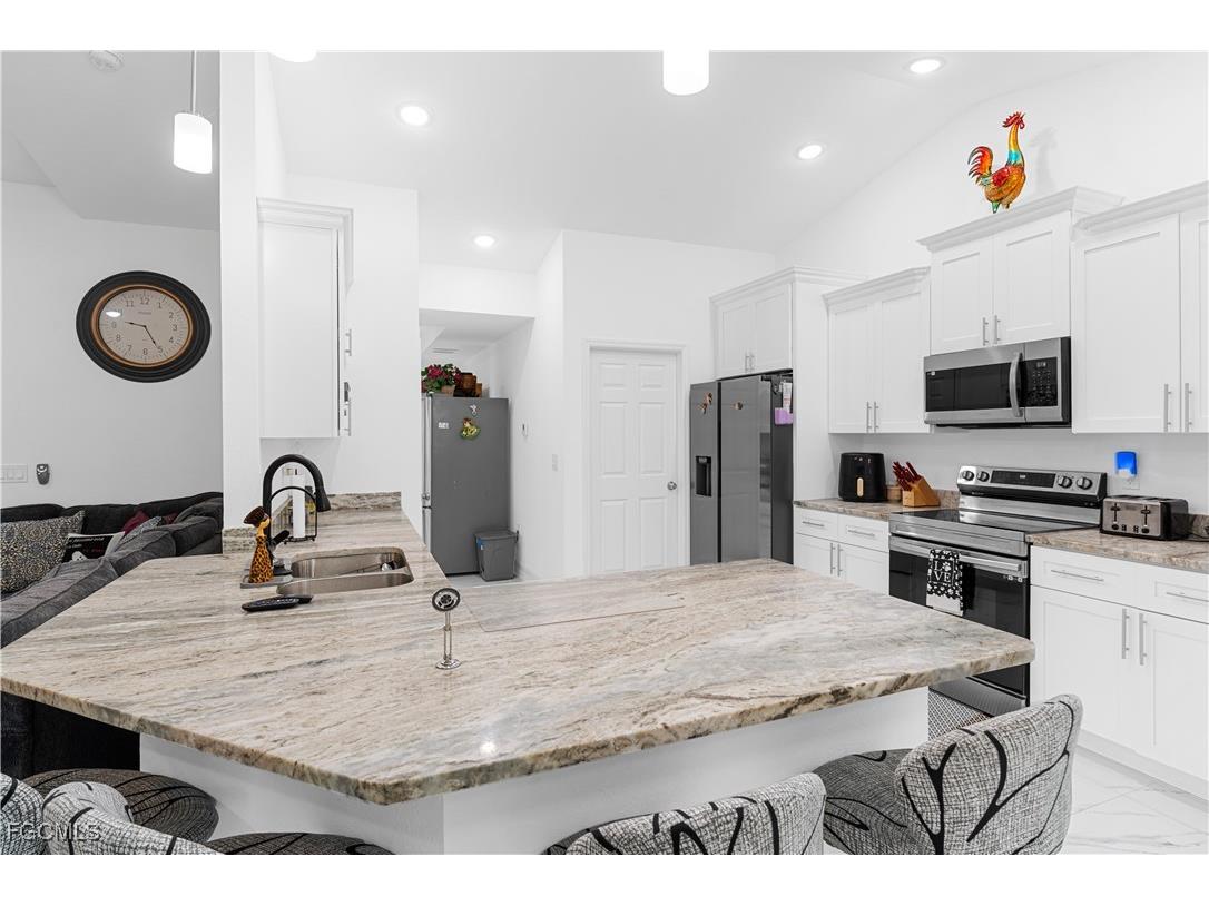 320 Lincoln Boulevard Lehigh Acres FL 33936 2025017993 image6