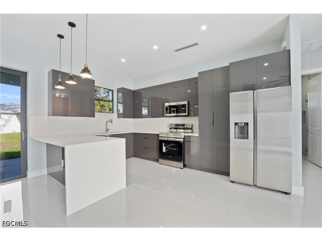 320 Loire Avenue S Lehigh Acres FL 33974 2026016245 image4