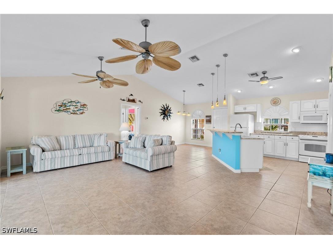 320 Madison Court Fort Myers Beach FL 33931 226022141 image11