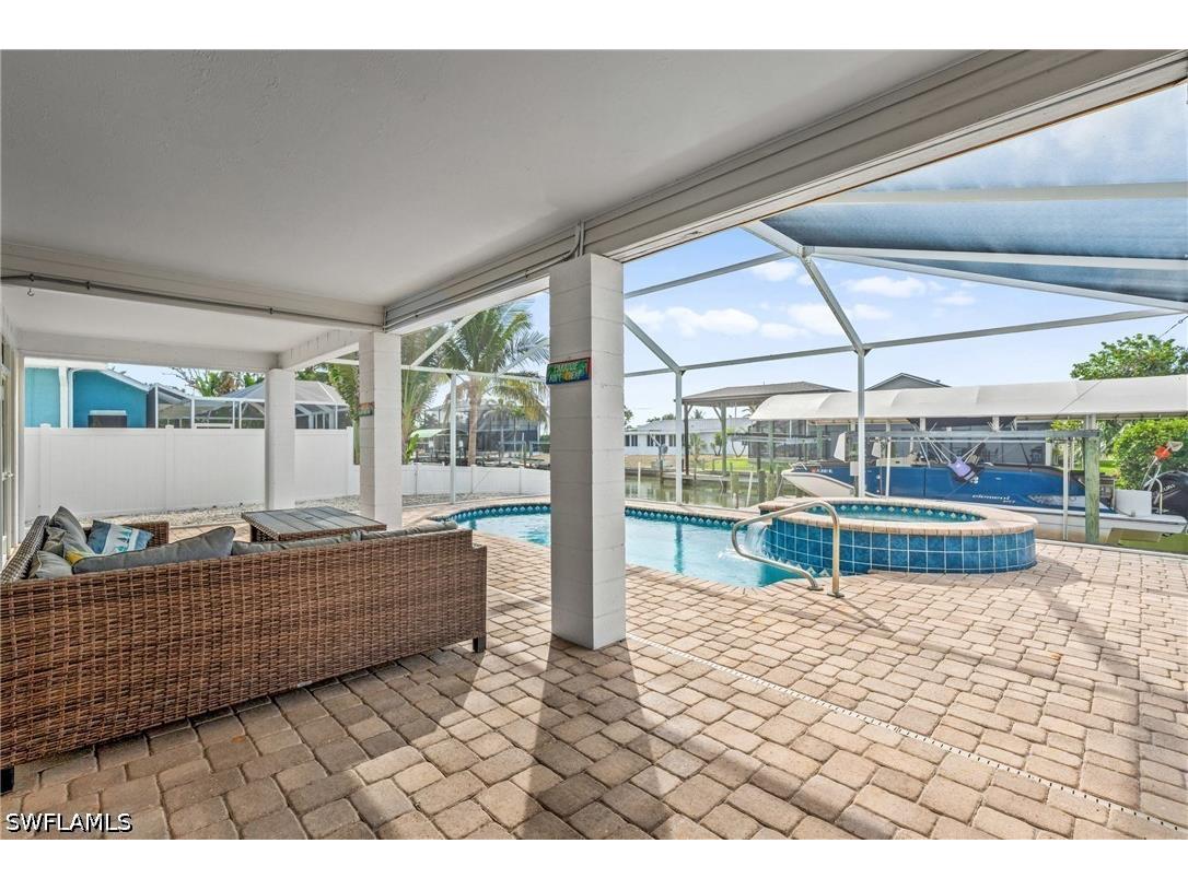 320 Madison Court Fort Myers Beach FL 33931 226022141 image7