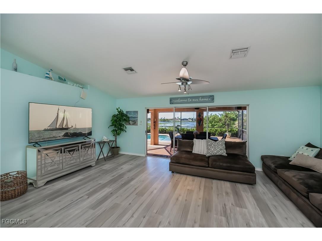 320 NW 13th Street Cape Coral FL 33993 2025002291 image20