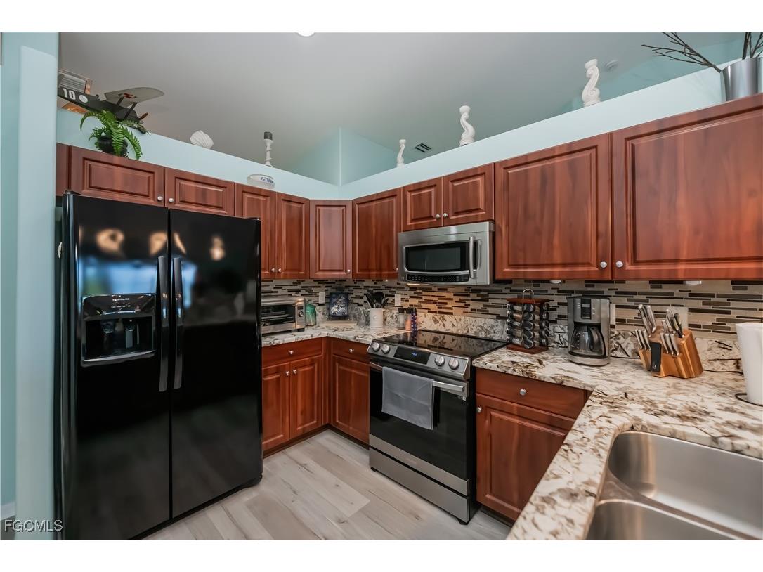 320 NW 13th Street Cape Coral FL 33993 2025002291 image29