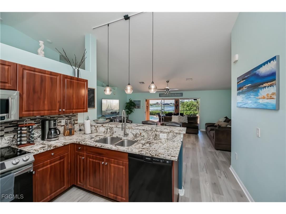 320 NW 13th Street Cape Coral FL 33993 2025002291 image30