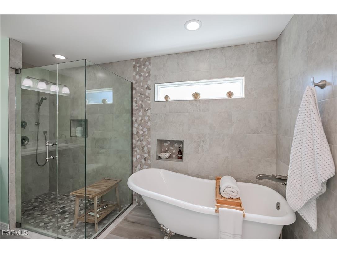 320 NW 13th Street Cape Coral FL 33993 2025002291 image39