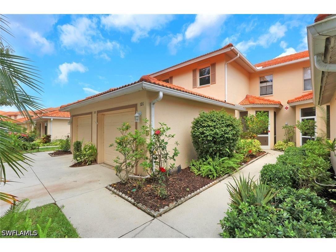 320 Robin Hood Circle #101 Naples FL 34104 226017273 image2