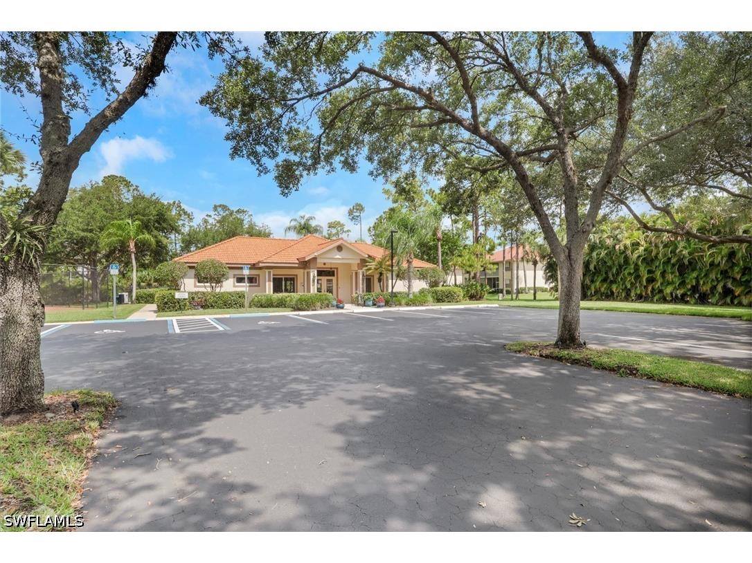 320 Robin Hood Circle #101 Naples FL 34104 226017273 image26
