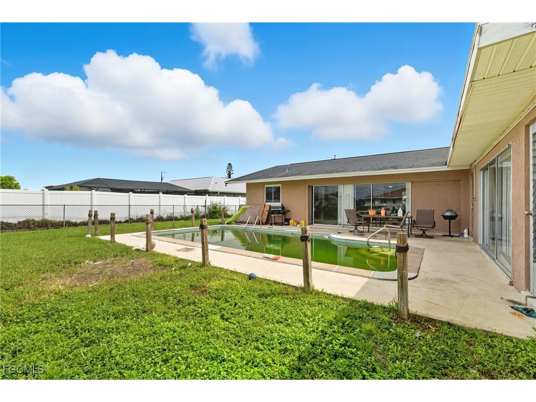 320 SE 17th Place Cape Coral FL 33990 2025010383 image20
