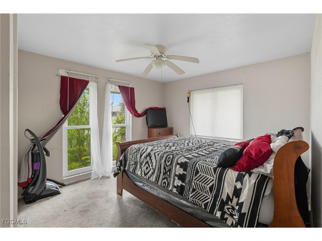 320 SE 17th Place Cape Coral FL 33990 2025010383 image4