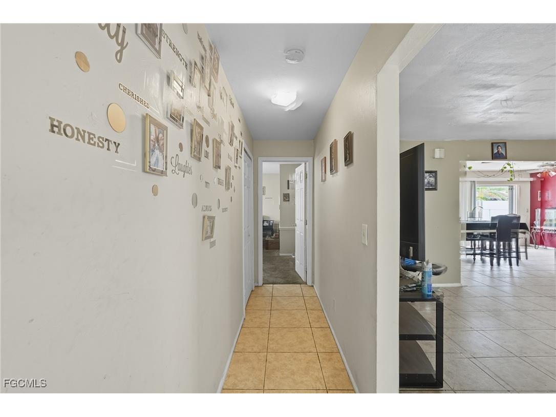 320 SE 17th Place Cape Coral FL 33990 2025010383 image6