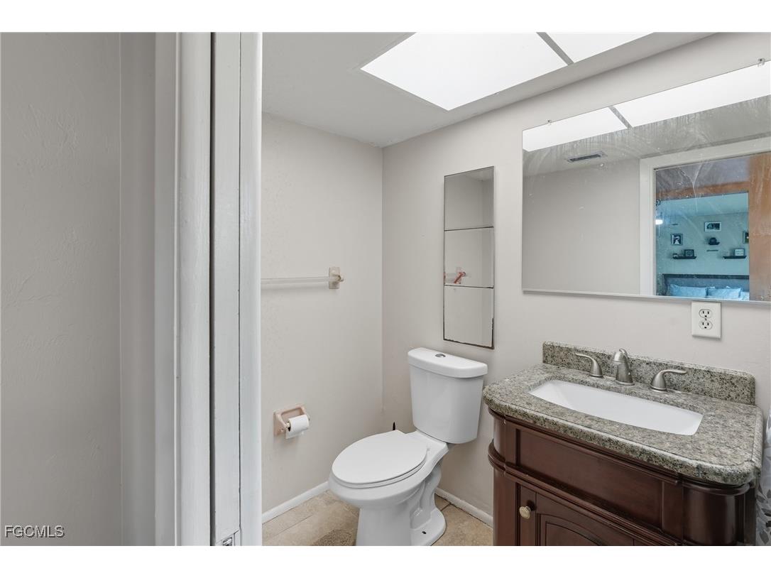 320 SE 17th Place Cape Coral FL 33990 2025010383 image9