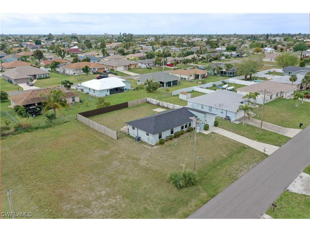 320 SE 26th Terrace Cape Coral FL 33904 224016947 image1