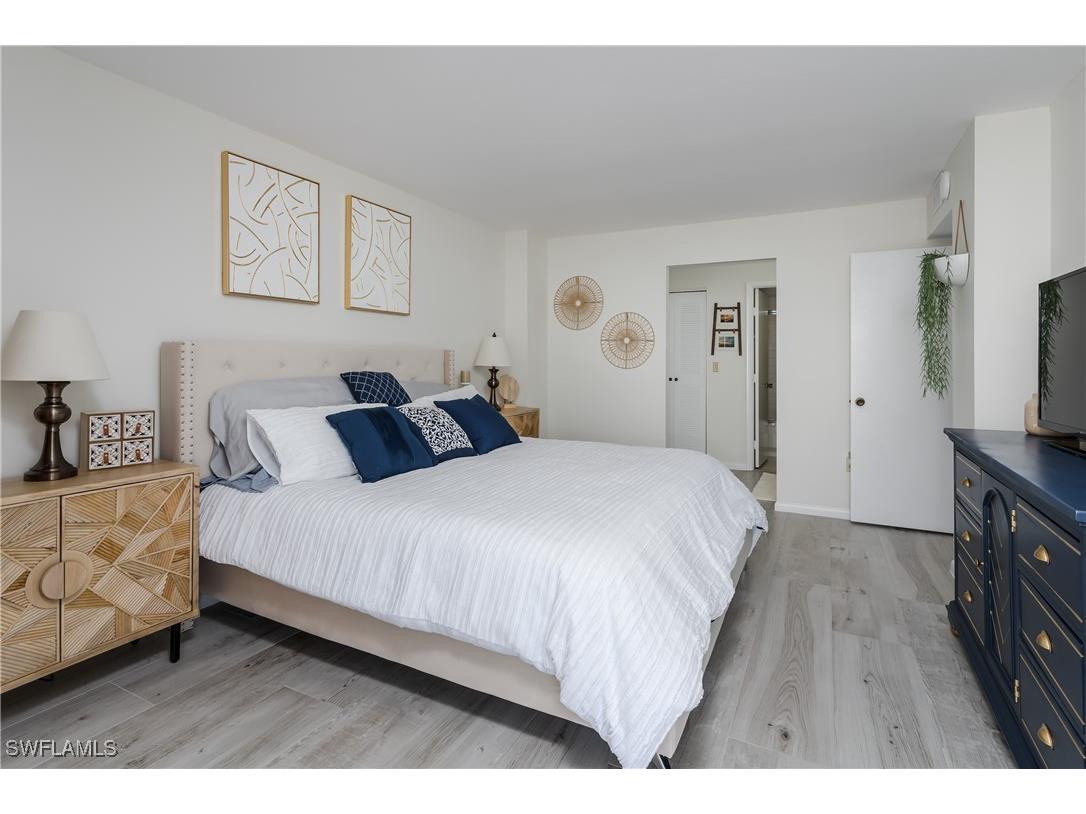 320 Seaview Court #1212 Marco Island FL 34145 224077582 image16