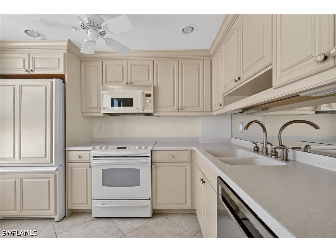 320 Seaview Court #711 Marco Island FL 34145 226023024 image14