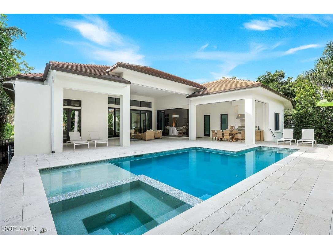 3200 Crayton Road Naples FL 34103 225078565 image1