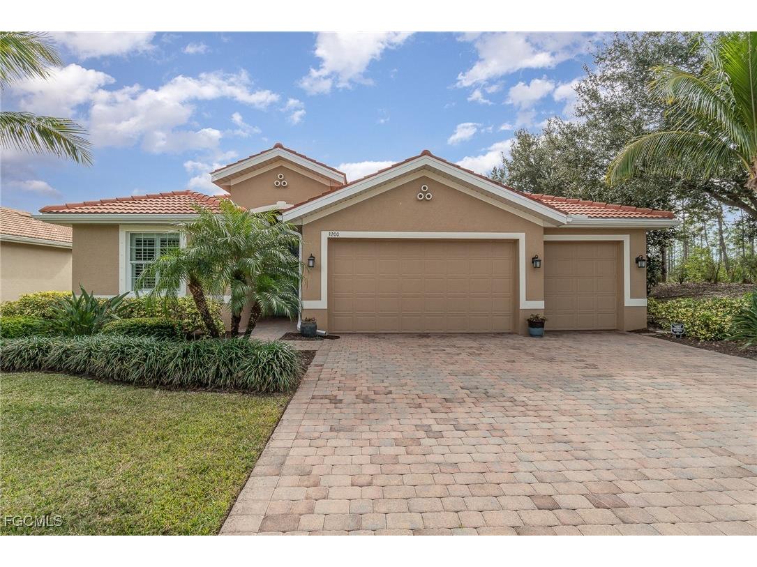 3200 Magnolia Landing Lane North Fort Myers FL 33917 2025014815 image1