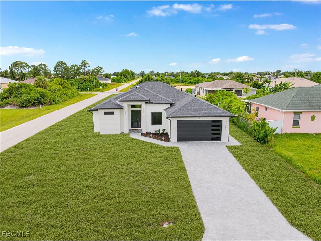 3201 2nd Street SW Lehigh Acres FL 33976 2025011713 image1