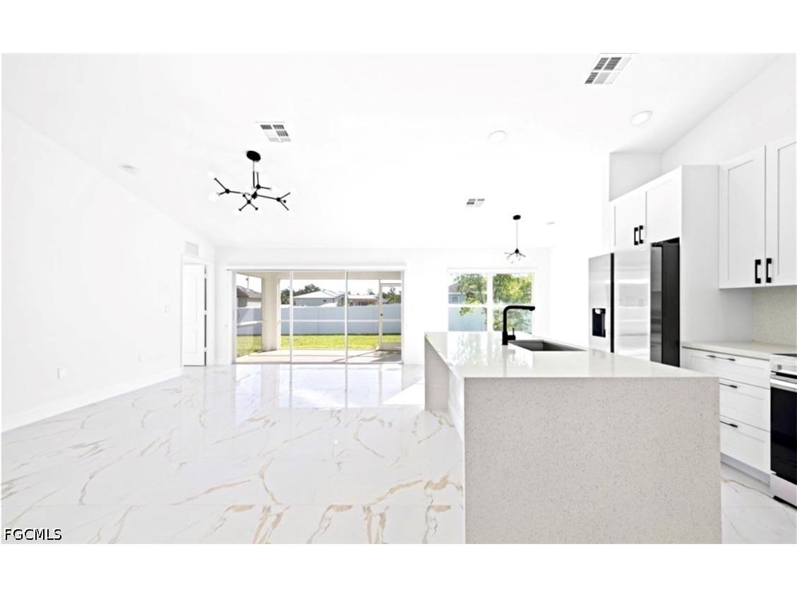 3201 NW 2nd Place Cape Coral FL 33993 2026021061 image4