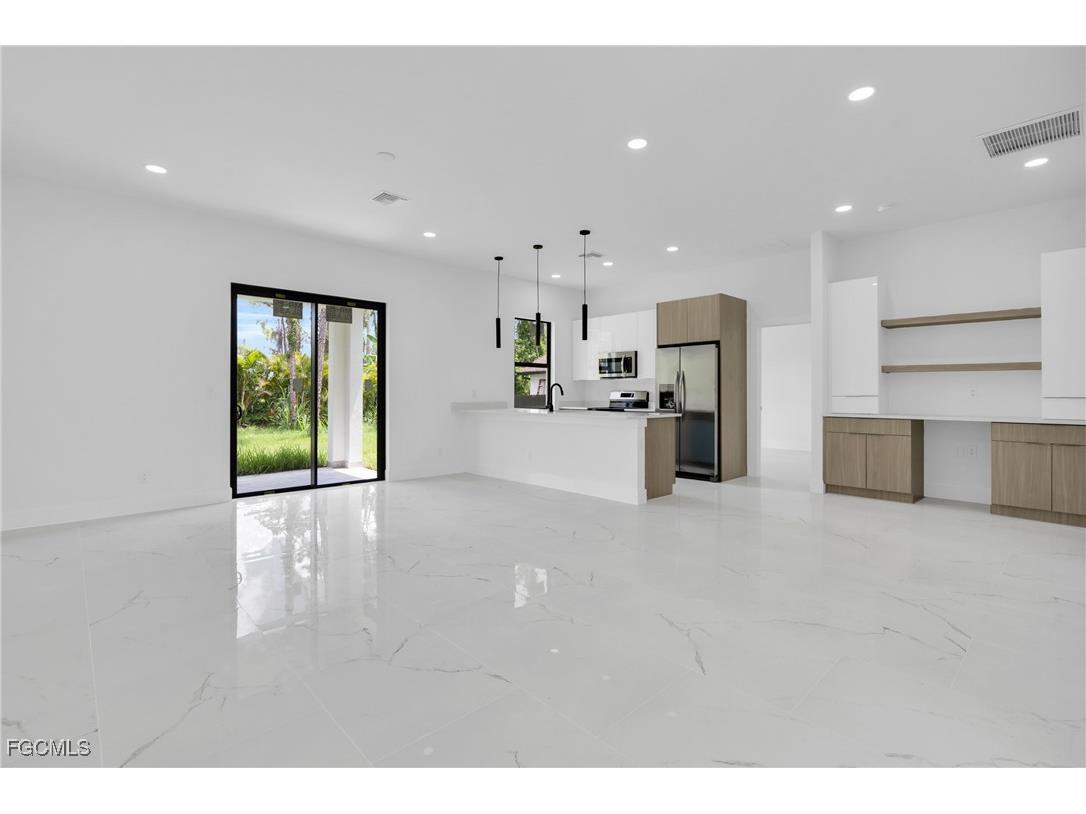 3202 21st Street W Lehigh Acres FL 33971 2025018990 image6