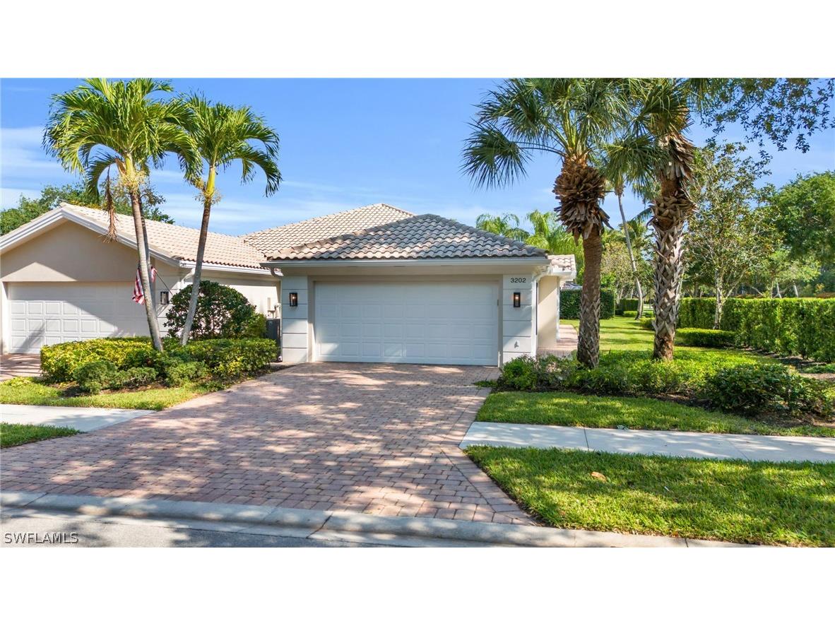 3202 Barbados Lane Naples FL 34119 224031682 image1