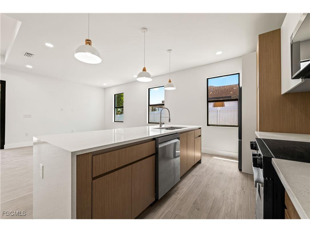 3203 18th Street W Lehigh Acres FL 33971 2025005622 image7