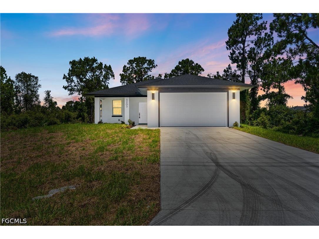 3203 66th Street W Lehigh Acres FL 33971 2026029658 image1