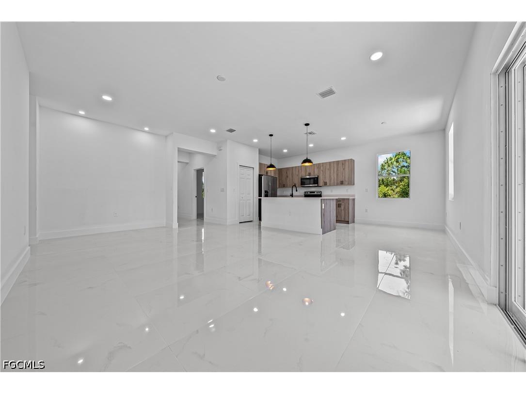 3203 66th Street W Lehigh Acres FL 33971 2026029658 image3
