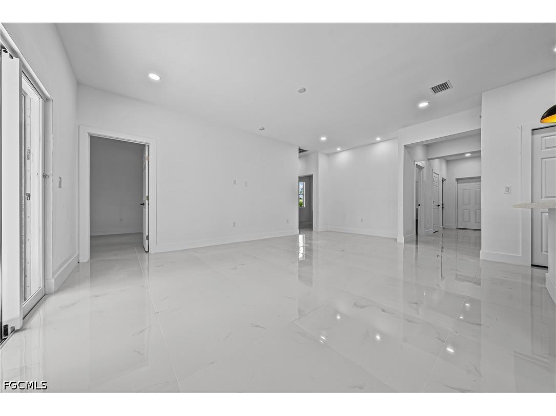3203 66th Street W Lehigh Acres FL 33971 2026029658 image4