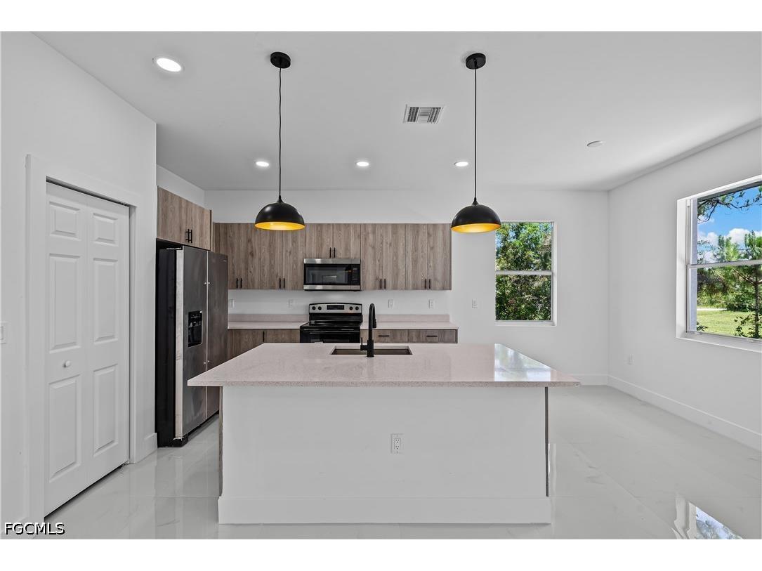 3203 66th Street W Lehigh Acres FL 33971 2026029658 image5