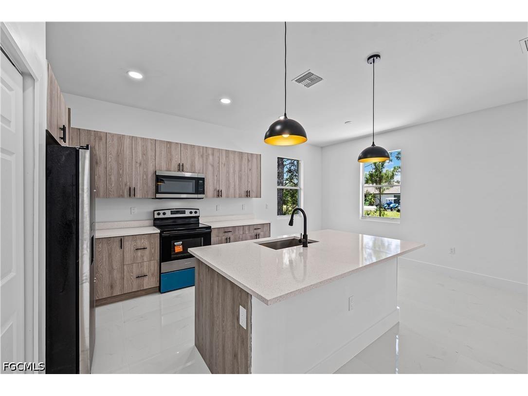 3203 66th Street W Lehigh Acres FL 33971 2026029658 image6