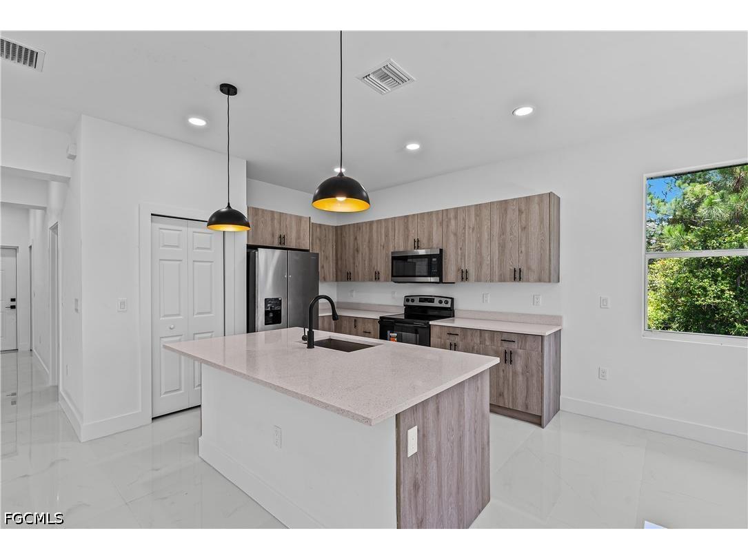 3203 66th Street W Lehigh Acres FL 33971 2026029658 image7